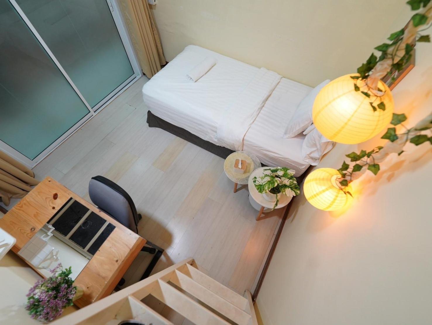 Hostel Ez Sleep @ Ratchada 19 Bangkok Exterior foto